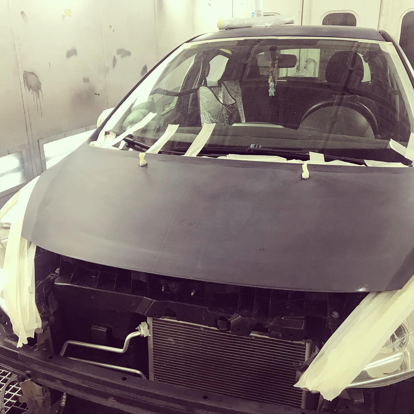 Preparación completa Peugeot 207 negro talleresaxarquia, chapa y pintura, mecanica, velez malaga, compañias de seguros, siniestros, pintado de coches, reparacion de plasticos, taller, taller concertado, reparacion de vehiculos,